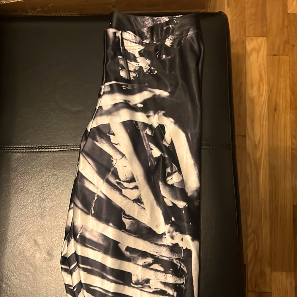 Blackmilk leggings size small tight Australian bone machine pants